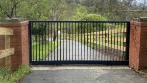 Sliding entrance gate at Clarendon. Completed with FAAC automation.