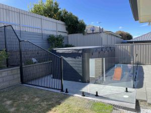 Combo Glass and Tubular Fencing for swimspa